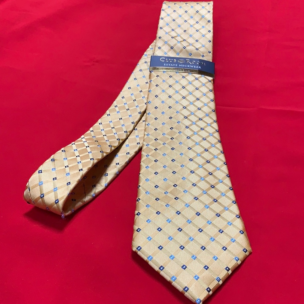 Club Room silk tie. NWT.